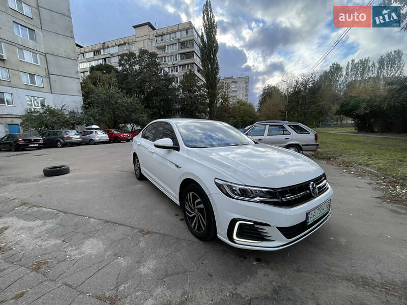 Седан Volkswagen e-Bora 2019 в Киеве