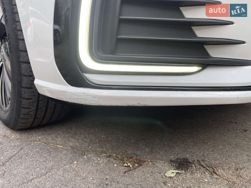 Седан Volkswagen e-Bora 2019 в Киеве