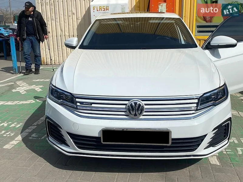 Volkswagen e-Bora 2020