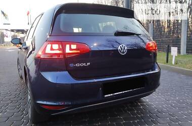 Хетчбек Volkswagen e-Golf 2015 в Києві