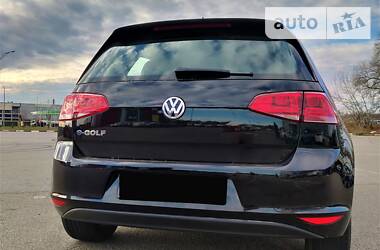 Хетчбек Volkswagen e-Golf 2016 в 