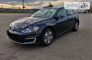 Хетчбек Volkswagen e-Golf 2016 в 