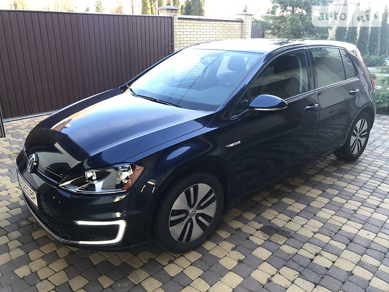 Хетчбек Volkswagen e-Golf 2016 в 