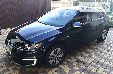 Хетчбек Volkswagen e-Golf 2016 в 