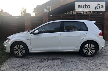 Хэтчбек Volkswagen e-Golf 2016 в Киеве