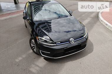 Хетчбек Volkswagen e-Golf 2017 в 