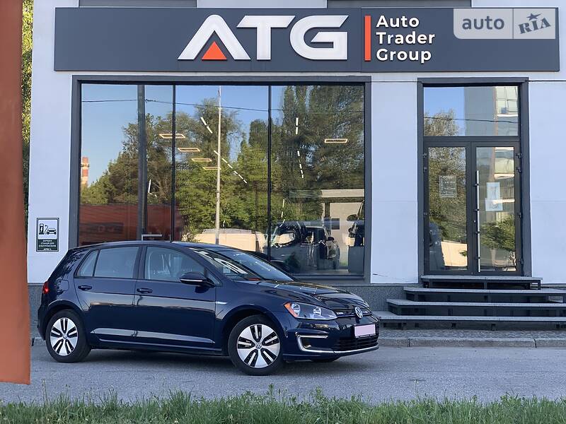 Хетчбек Volkswagen e-Golf 2016 в 
