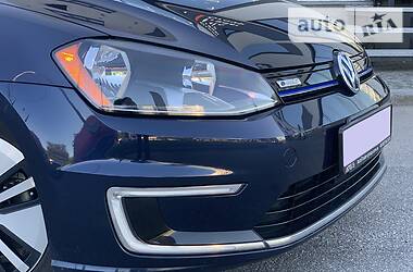 Хетчбек Volkswagen e-Golf 2016 в 