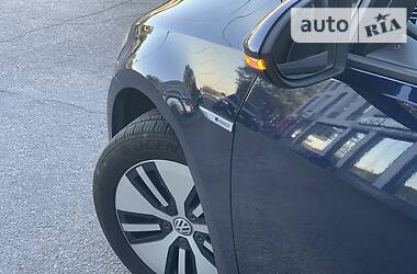 Хетчбек Volkswagen e-Golf 2016 в 