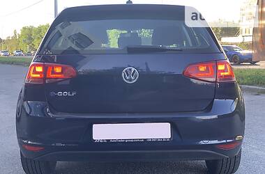 Хетчбек Volkswagen e-Golf 2016 в 