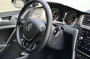 Універсал Volkswagen e-Golf 2017 в Києві