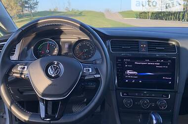 Хетчбек Volkswagen e-Golf 2017 в Дніпрі