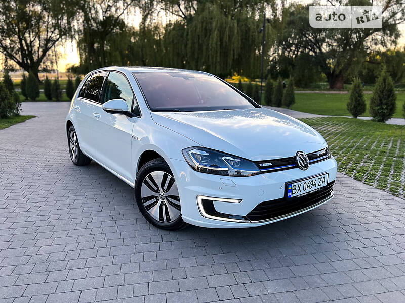 Хэтчбек Volkswagen e-Golf 2017 в Хмельницком