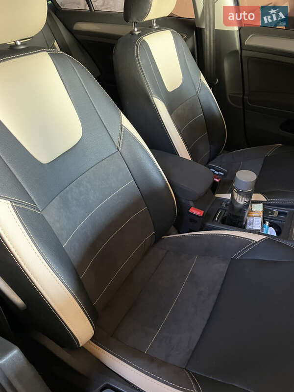 Хетчбек Volkswagen e-Golf 2016 в Одесі