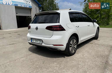Хэтчбек Volkswagen e-Golf 2017 в 
