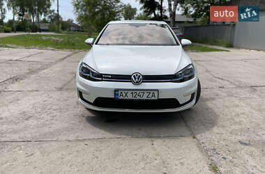 Хэтчбек Volkswagen e-Golf 2017 в 