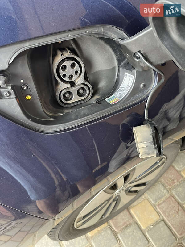 Хетчбек Volkswagen e-Golf 2016 в Одесі