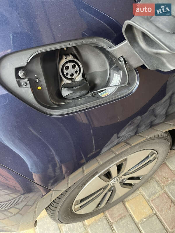 Хетчбек Volkswagen e-Golf 2016 в Одесі