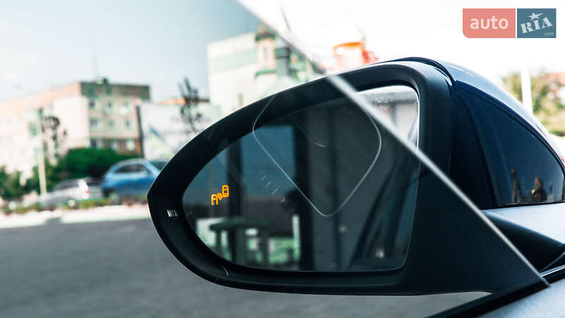 Хэтчбек Volkswagen e-Golf 2019 в Ужгороде