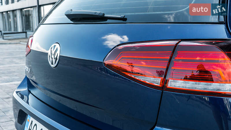 Хэтчбек Volkswagen e-Golf 2019 в Ужгороде