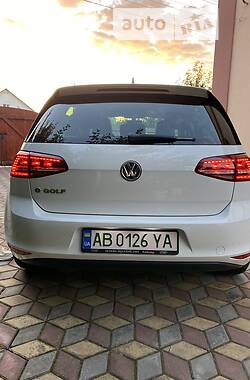 Хетчбек Volkswagen e-Golf 2015 в Козятині