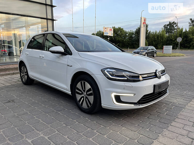 Хэтчбек Volkswagen e-Golf 2018 в Луцке