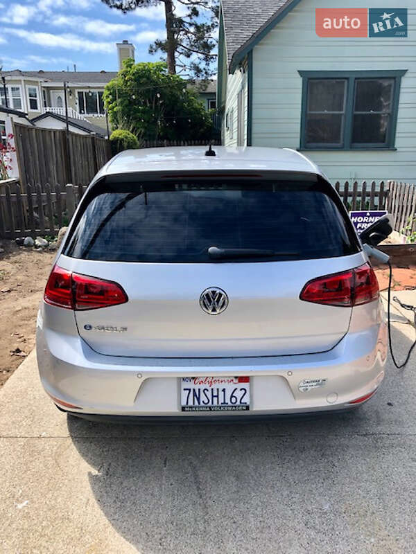 Хэтчбек Volkswagen e-Golf 2014 в Мукачево
