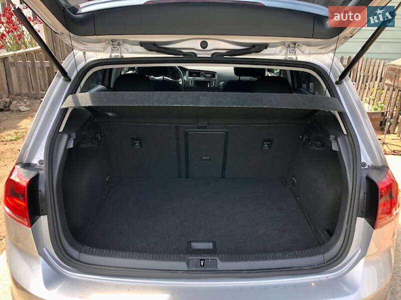 Хэтчбек Volkswagen e-Golf 2014 в Мукачево
