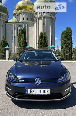 Хетчбек Volkswagen e-Golf 2015 в Дубні