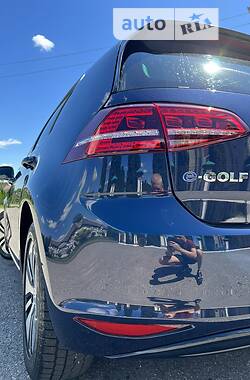 Хэтчбек Volkswagen e-Golf 2015 в Дубно