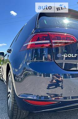 Хетчбек Volkswagen e-Golf 2015 в Дубні