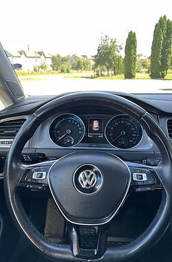 Хэтчбек Volkswagen e-Golf 2015 в Дубно