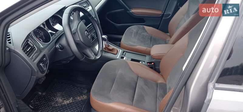 Хетчбек Volkswagen e-Golf 2016 в Жовкві