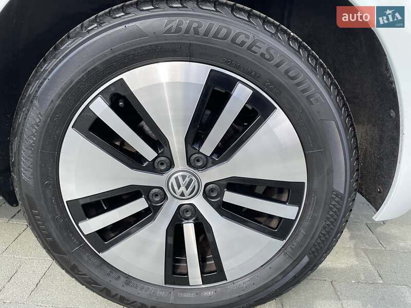 Хэтчбек Volkswagen e-Golf 2018 в Хмельницком
