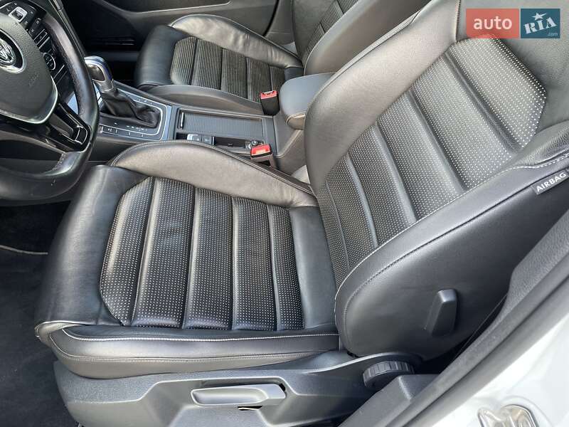 Хэтчбек Volkswagen e-Golf 2018 в Хмельницком