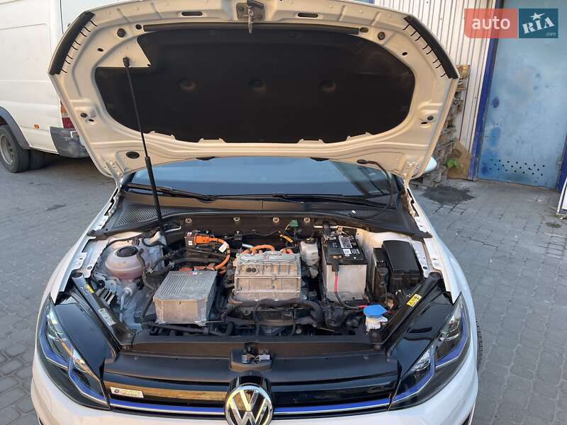 Хэтчбек Volkswagen e-Golf 2018 в Хмельницком