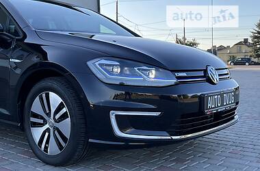 Хетчбек Volkswagen e-Golf 2018 в 