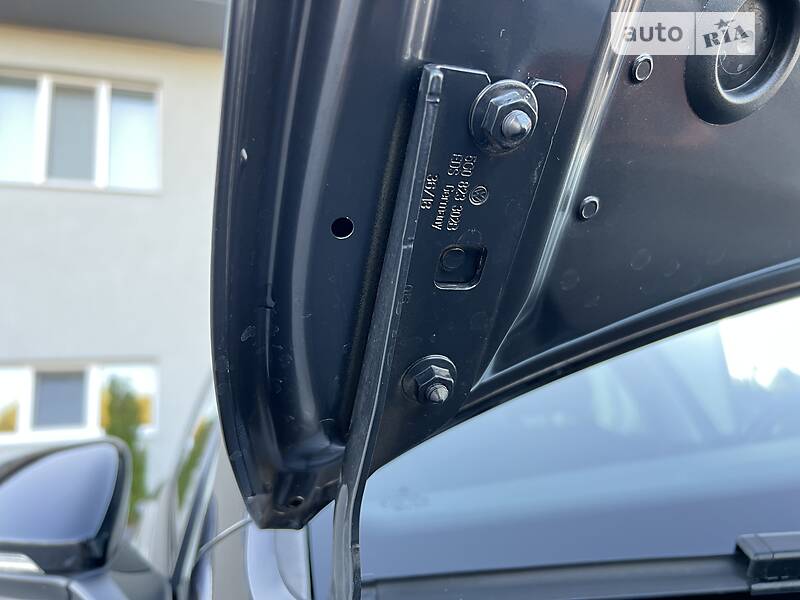 Хэтчбек Volkswagen e-Golf 2018 в Луцке