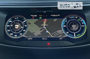 Хетчбек Volkswagen e-Golf 2018 в 