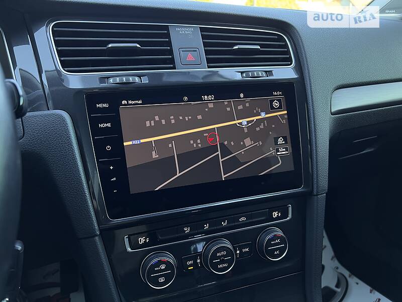 Хэтчбек Volkswagen e-Golf 2018 в Луцке