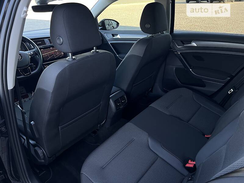 Хэтчбек Volkswagen e-Golf 2018 в Луцке