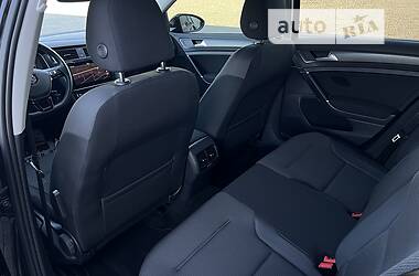 Хетчбек Volkswagen e-Golf 2018 в 
