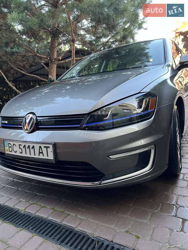 Хэтчбек Volkswagen e-Golf 2016 в Львове