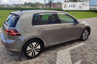 Хетчбек Volkswagen e-Golf 2015 в Чернівцях