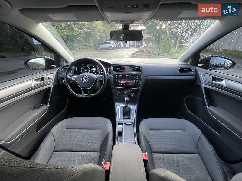 Хетчбек Volkswagen e-Golf 2017 в Одесі