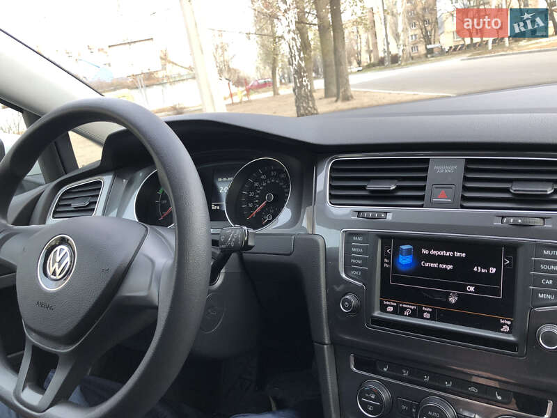 Хэтчбек Volkswagen e-Golf 2016 в Львове