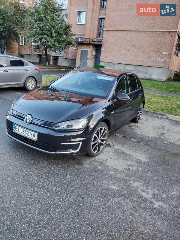 Volkswagen e-Golf 2015