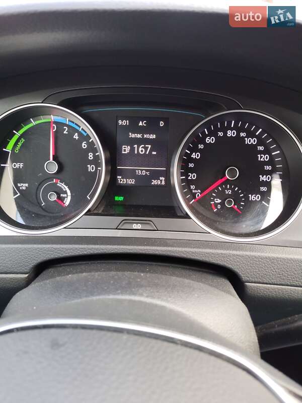 Хетчбек Volkswagen e-Golf 2015 в Полтаві