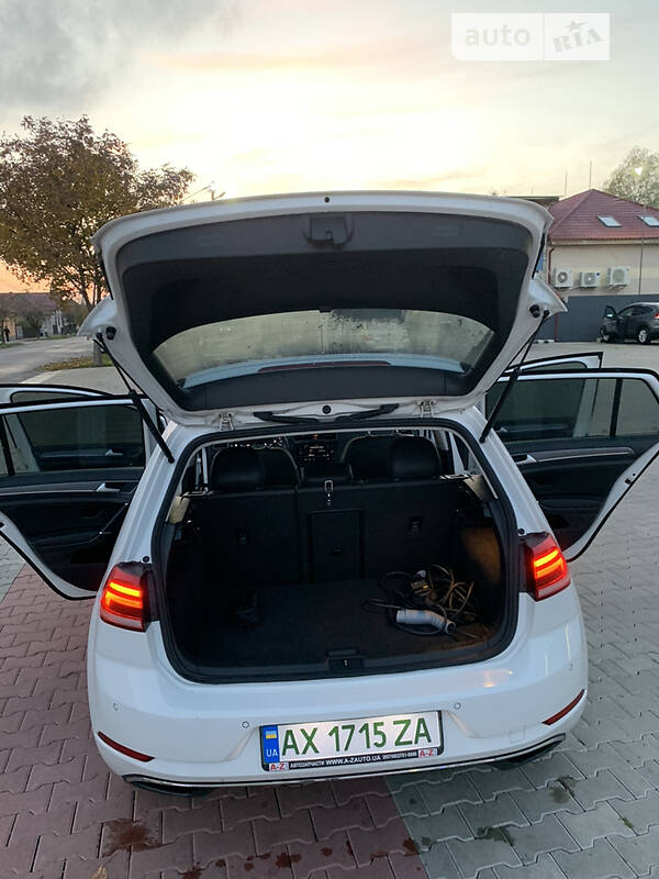 Хэтчбек Volkswagen e-Golf 2017 в Мукачево фото 14 Хэтчбек Volkswagen e-Golf 2017 в Мукачево