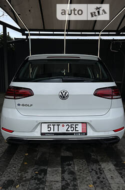 Хэтчбек Volkswagen e-Golf 2020 в 